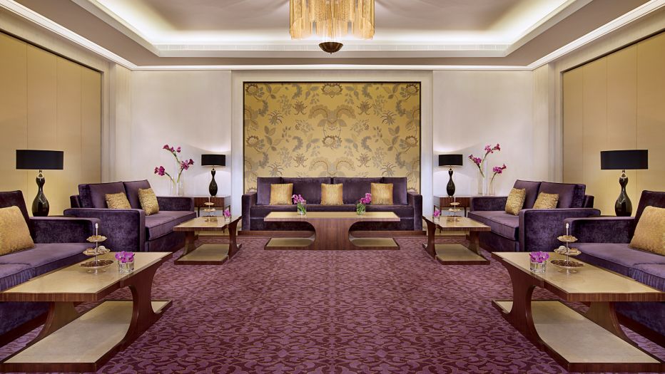Business Center Boardroom (Meeting Room 417)