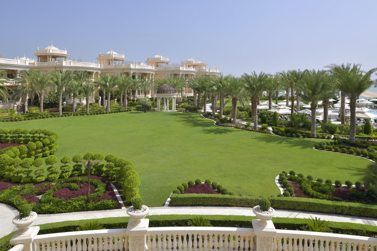 East lawn (Lawn 473)