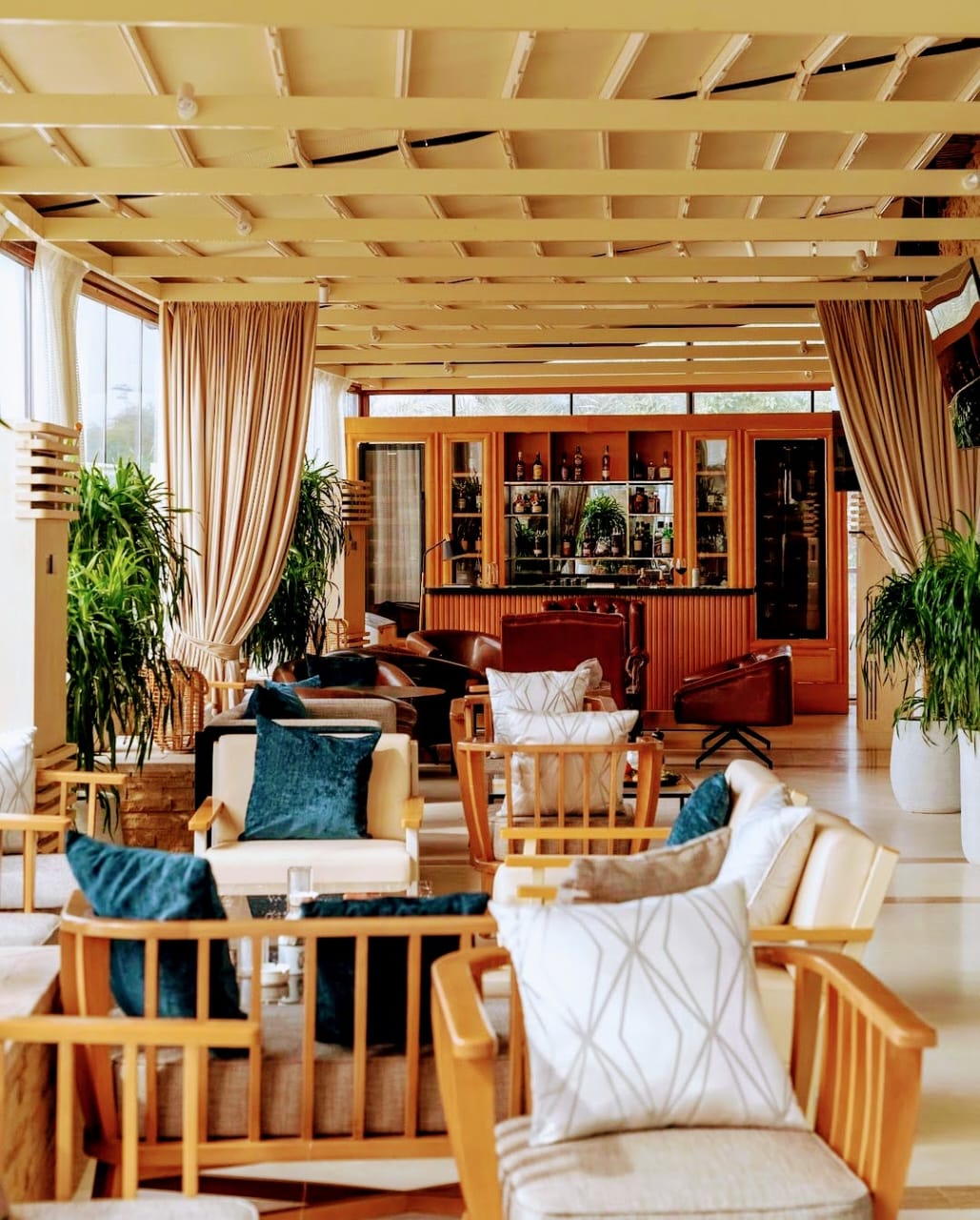 Ember's Lounge (Lounge 1323)