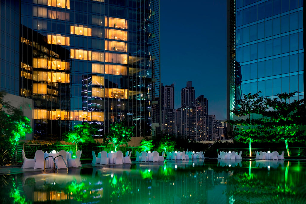Pool Side (Poolside Area 477)