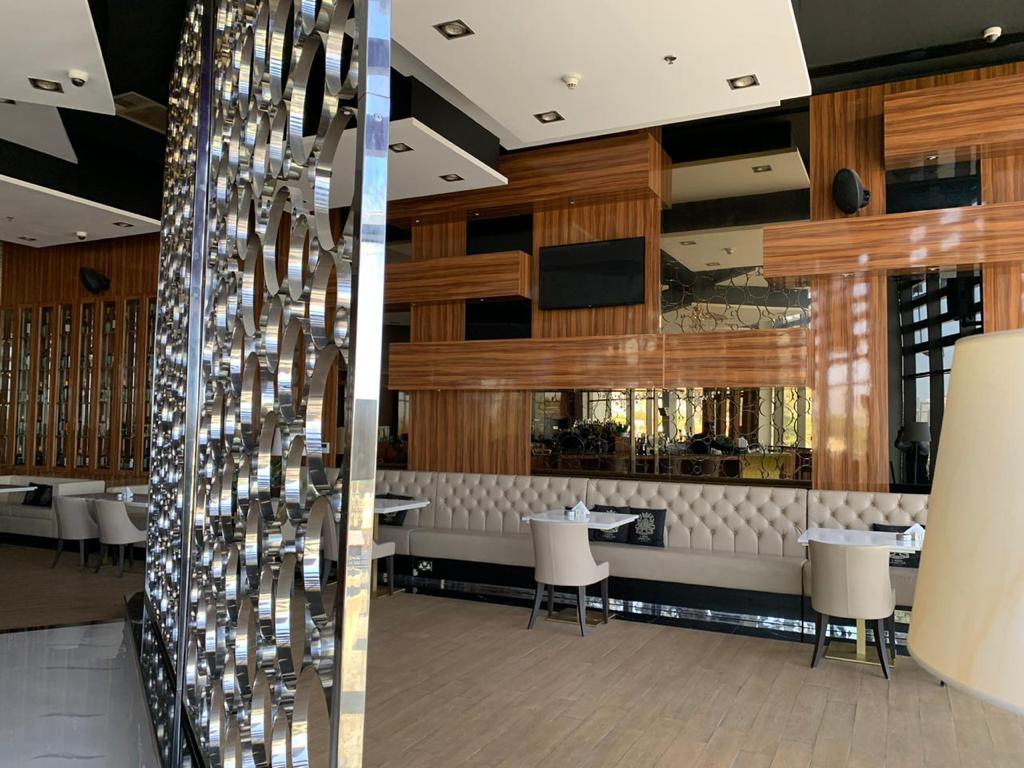 C House Milano (Restaurant / Party Hall 270)