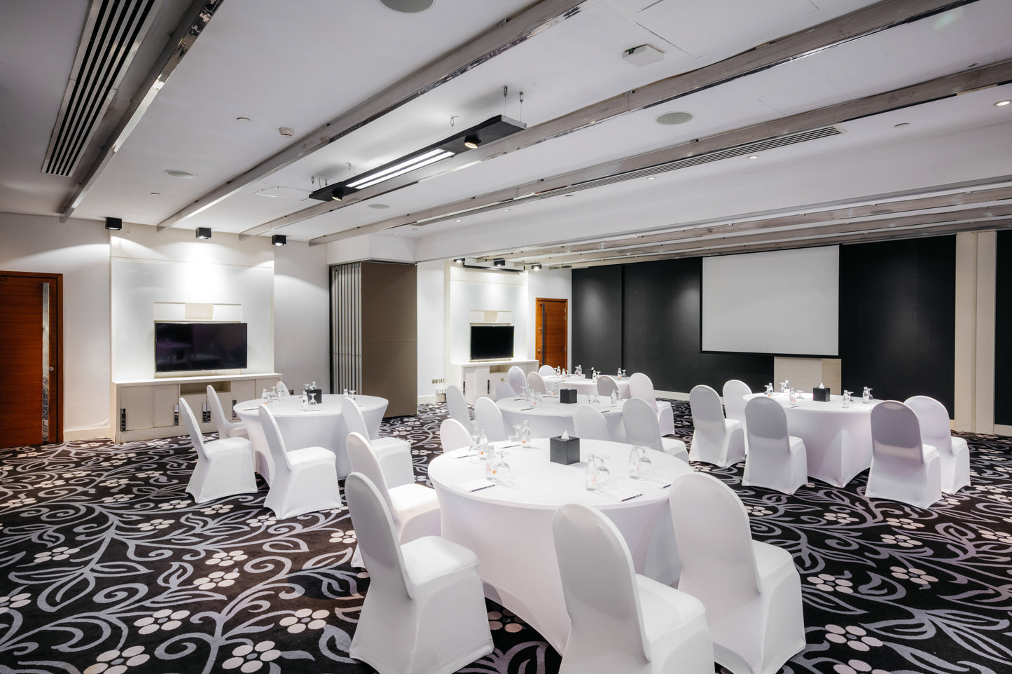 Sir Baniyas (Meeting Room 738)