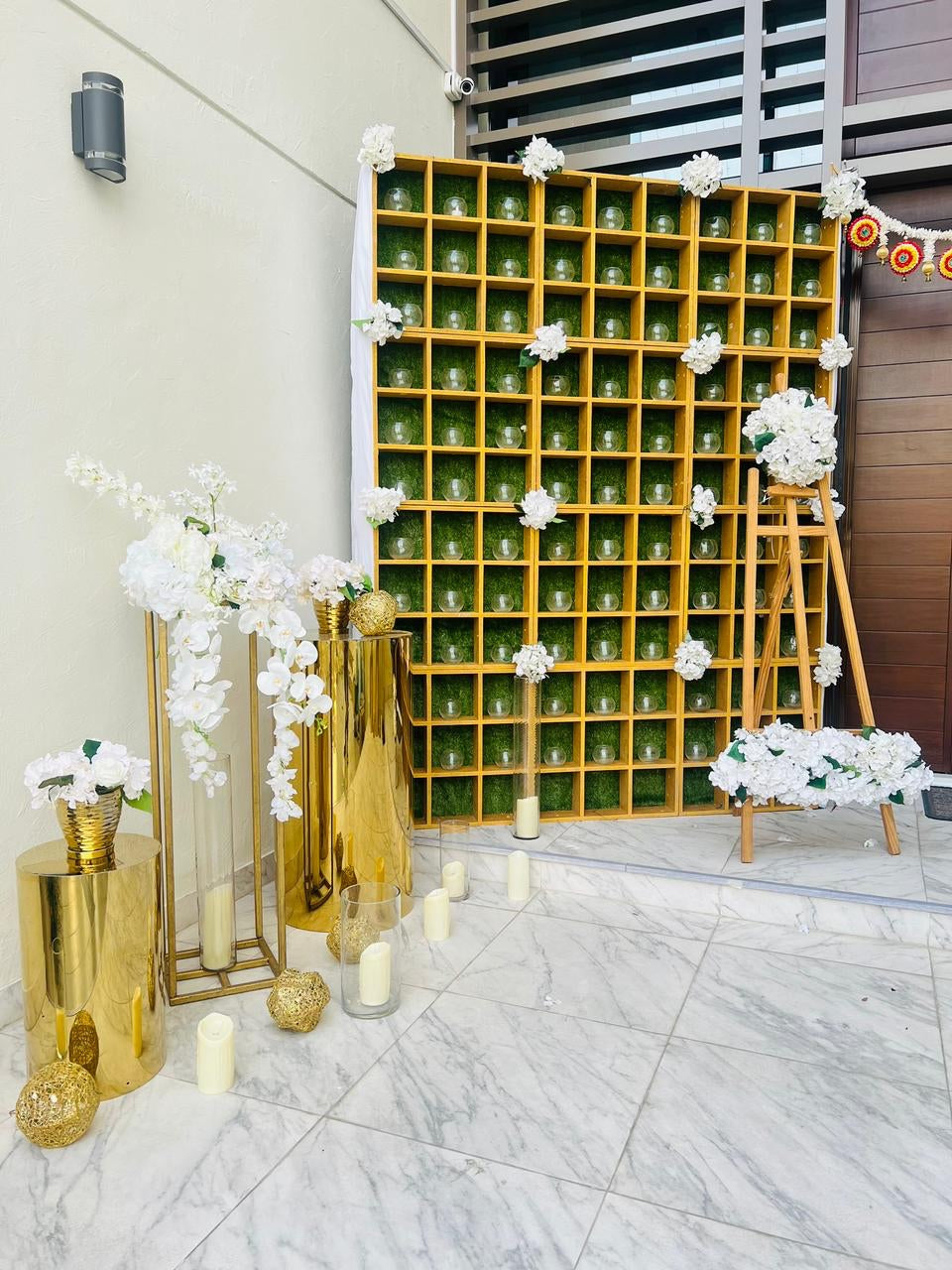 Candles & Flowers Decor