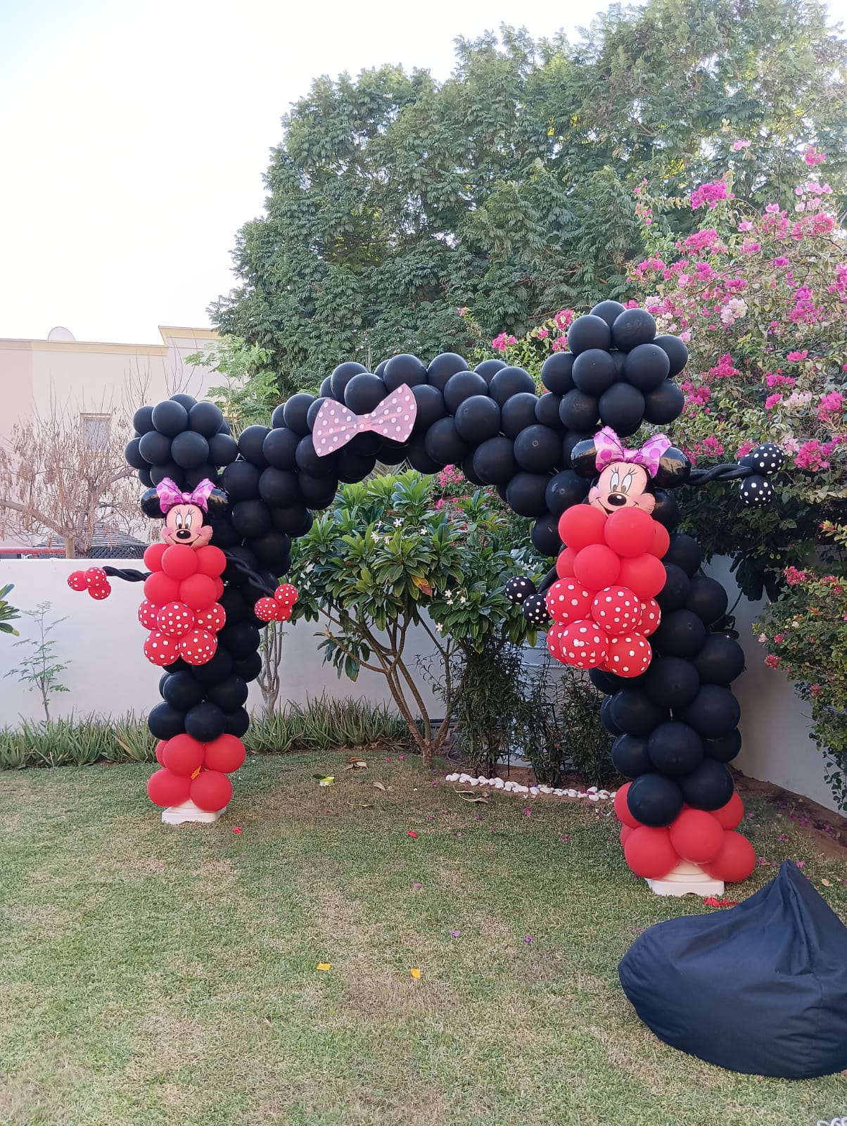 Minnie Mouse Arch Decor
