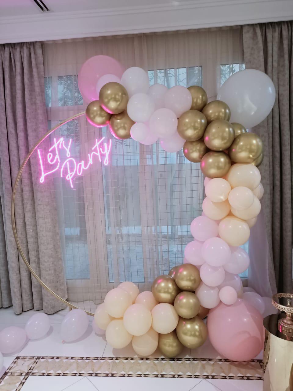 Party Gold Ring Decor