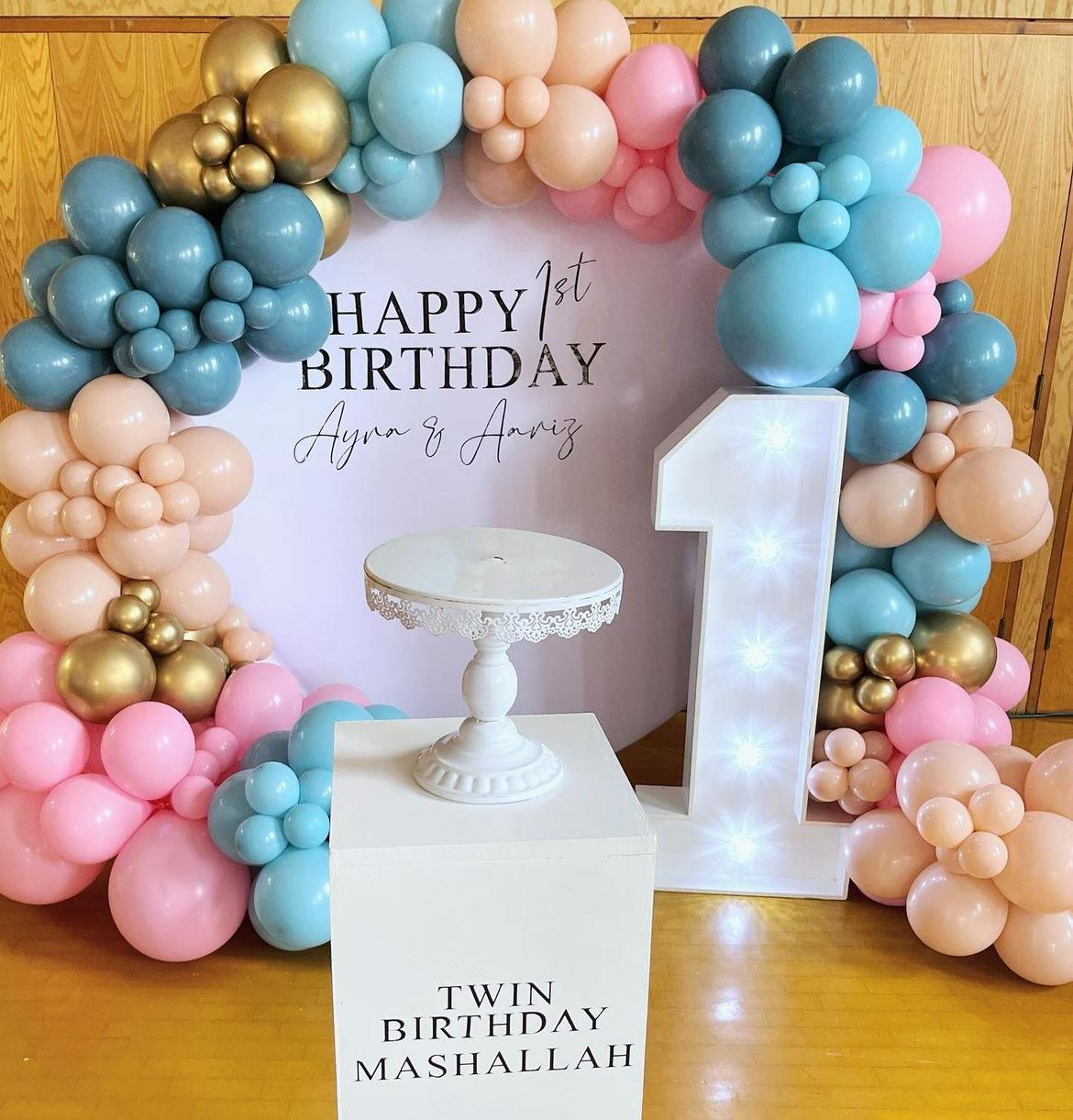 Twin Round Birthday Decor