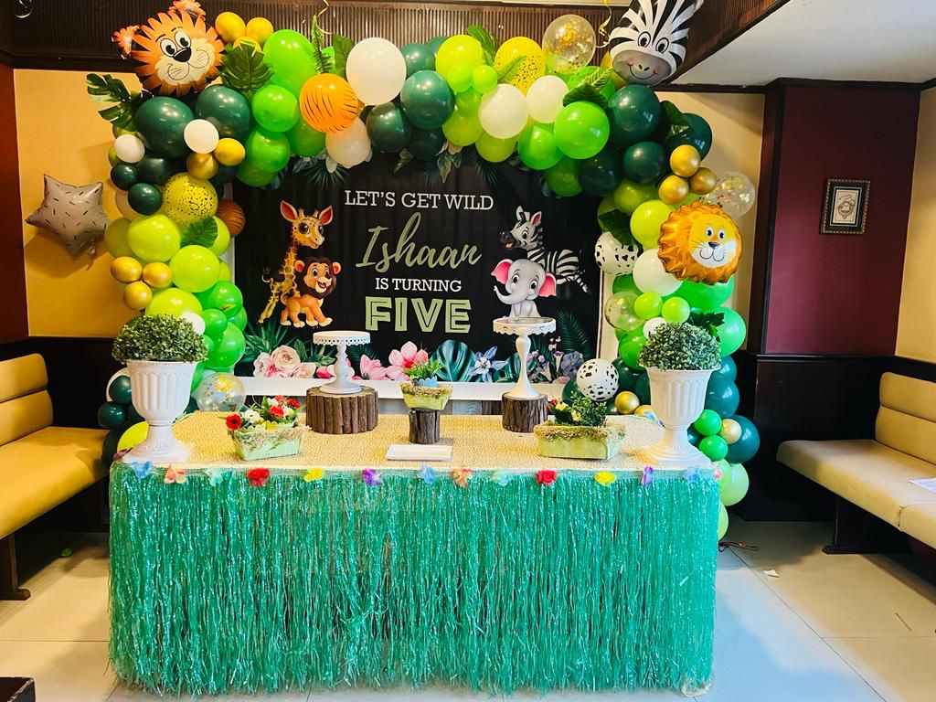Wild Jungle Birthday Decor