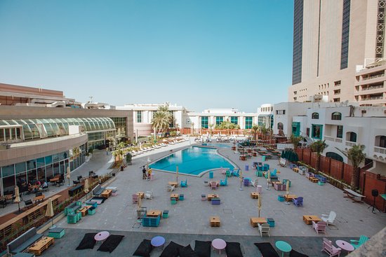 LRM Central (Poolside Area 1206)