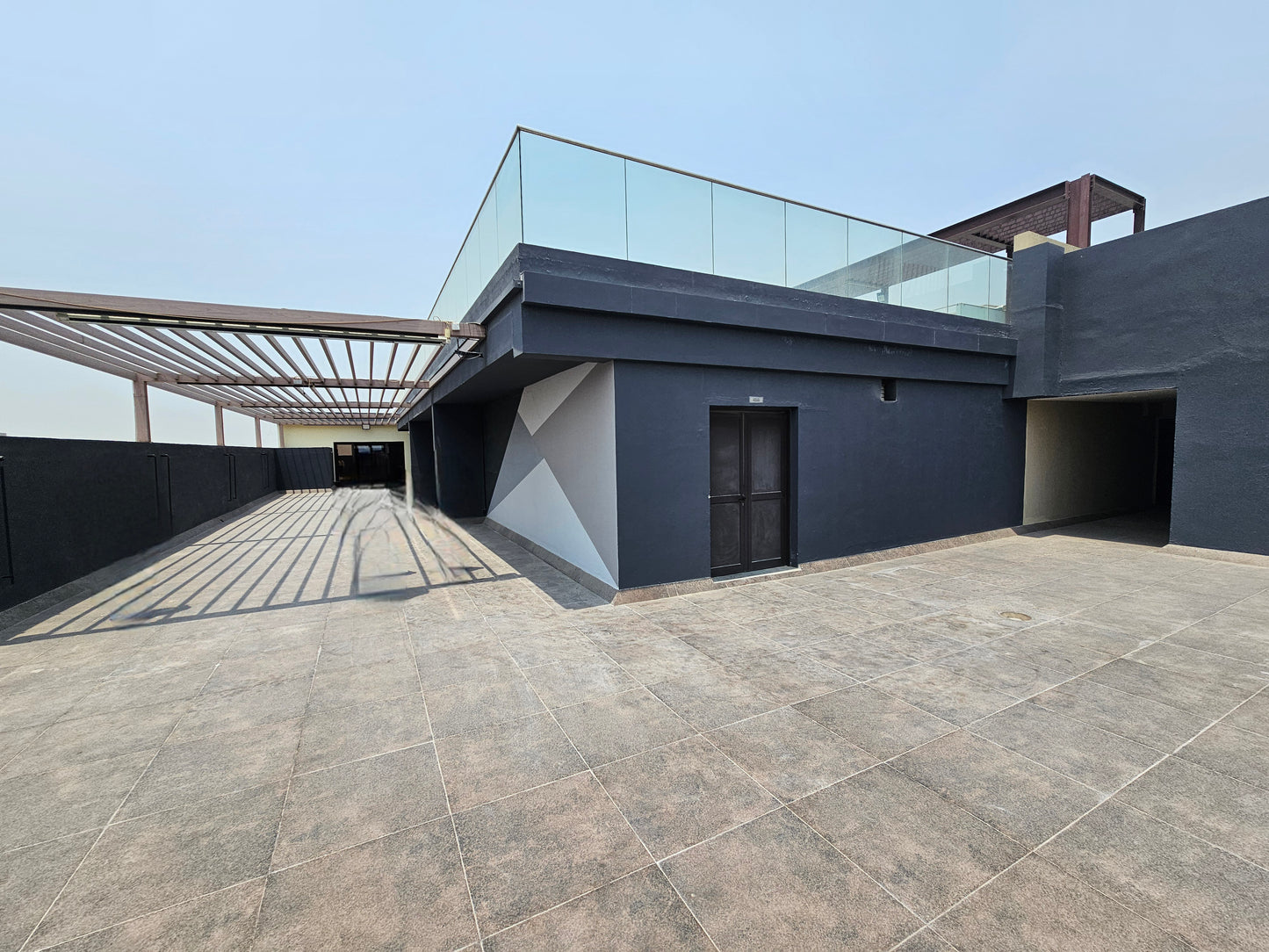 Amber Rooftop Arena (Rooftop 1081)