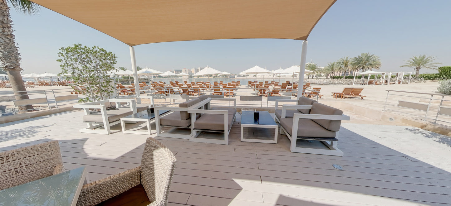 Poolside Bar (Poolside Area 745)