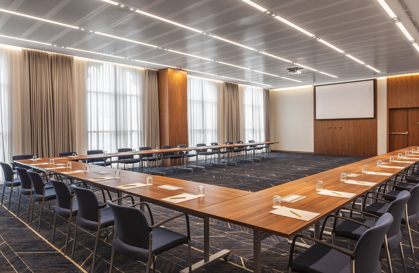 Zeina Ballroom (Ballroom 527)