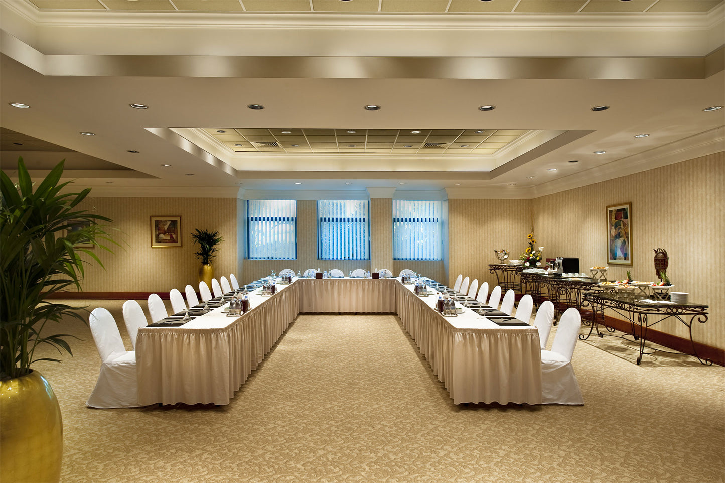 Ajman 1 (Meeting Room 1010)