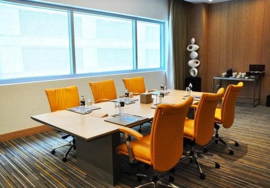 Amethyst (Meeting Room 368)