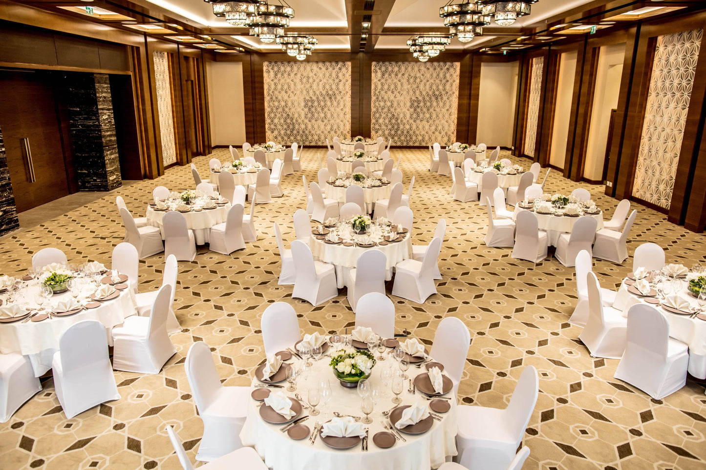 Grand (Ballroom 572)