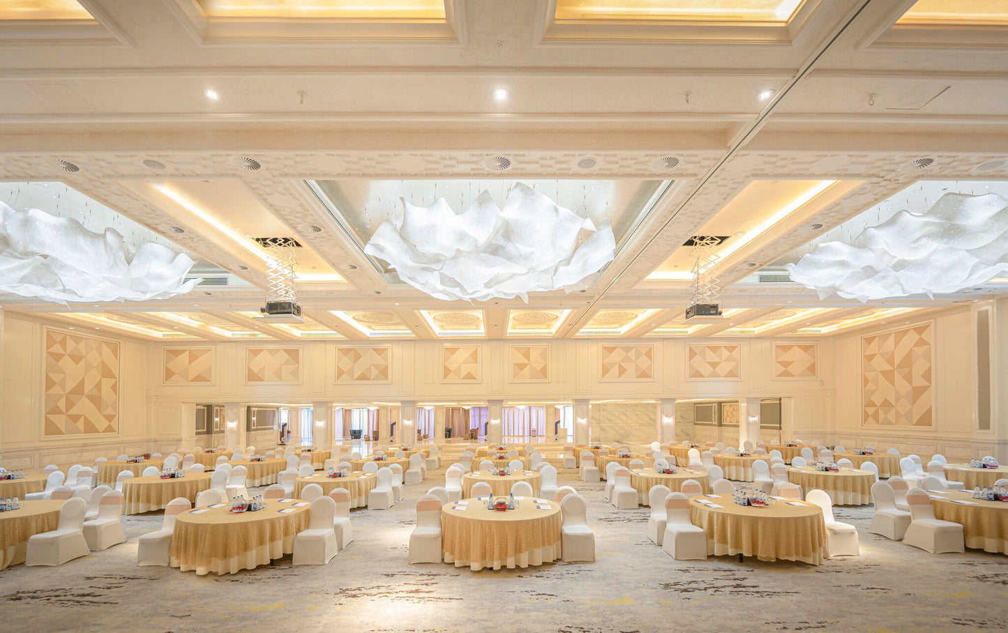 Crystal Ballroom B (Ballroom 943)