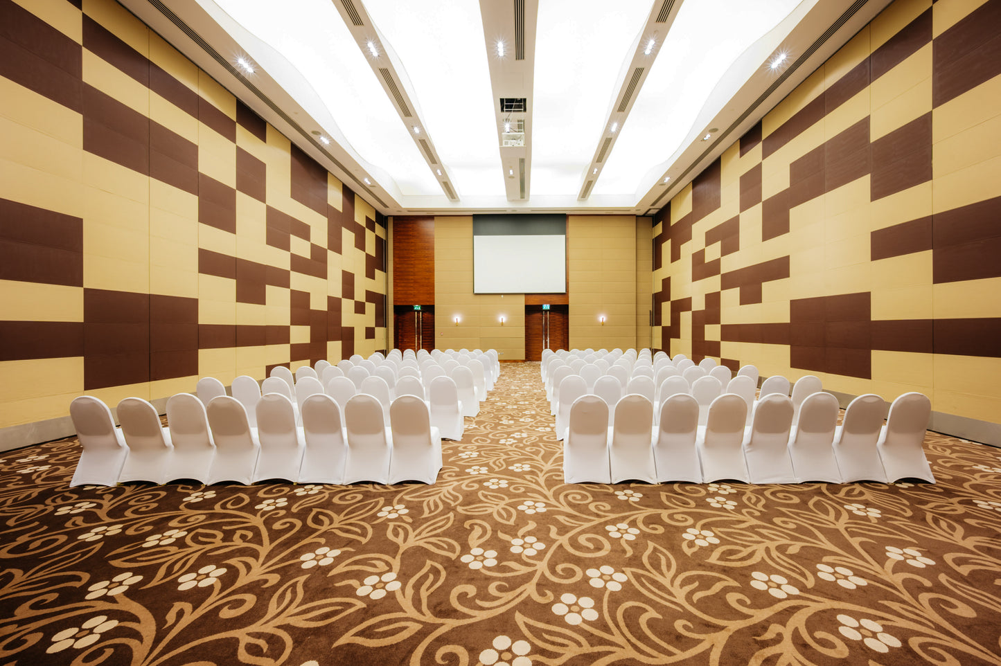 Saqr Ballroom (Ballroom 734)