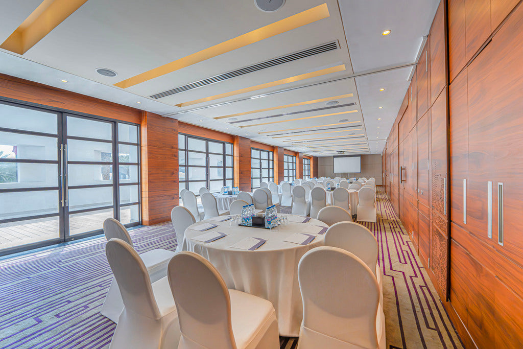 Pearl (Meeting Room 946)