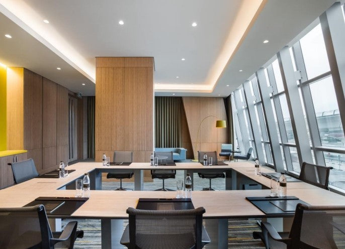 Sapphire (Meeting Room 592)
