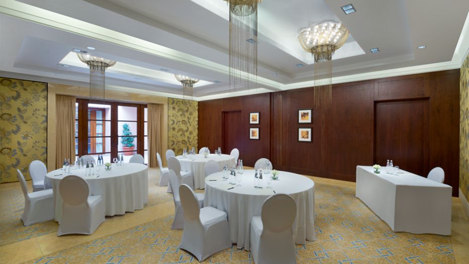 Dana Boardroom (Meeting Room 416)