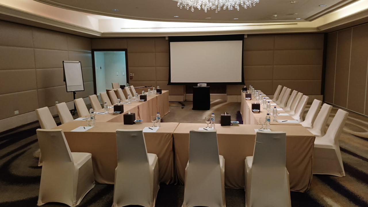 Major East (Ballroom 916)