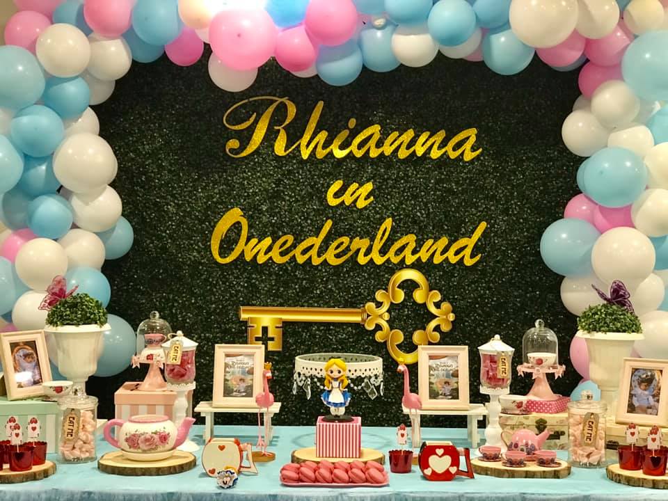Alice In The Wonderland Decoration