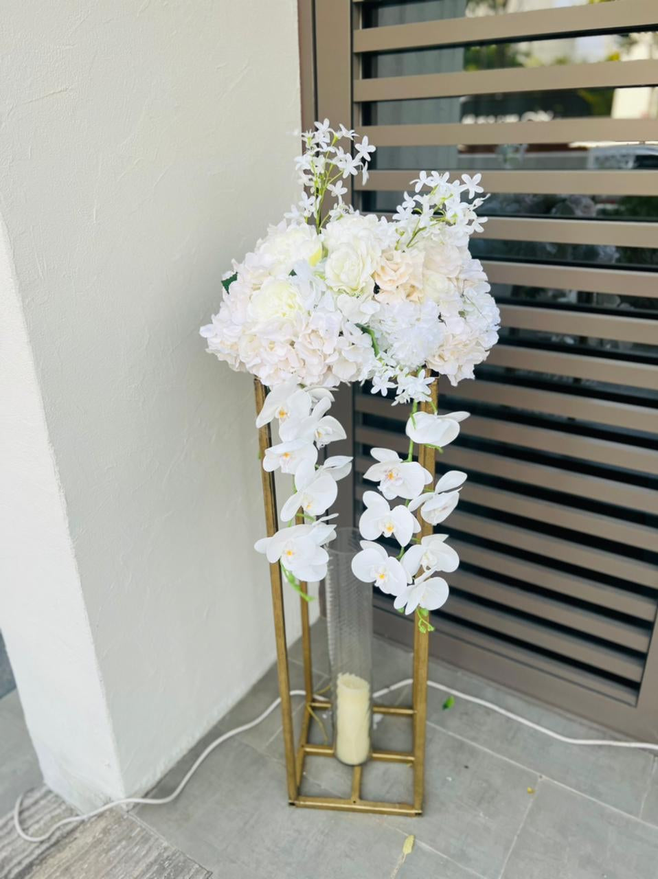 Candles & Flowers Decor