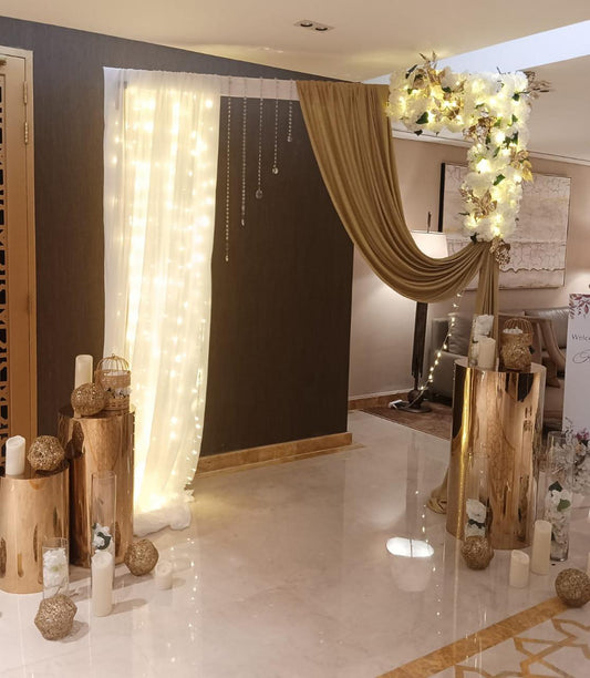 Classic Gold Frame Decor