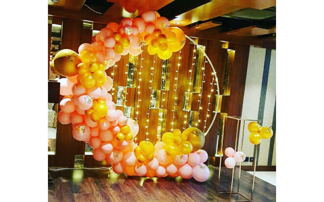 Elegant Balloon Gateway Decor