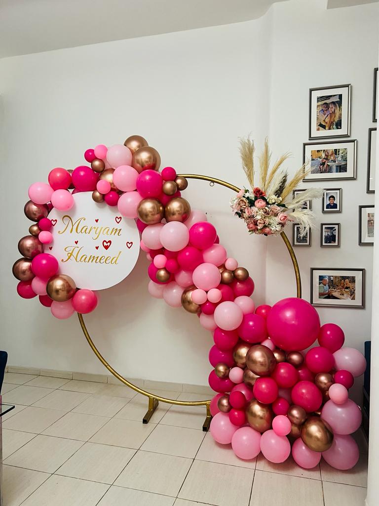 Gold Red Ring Backdrop Decor