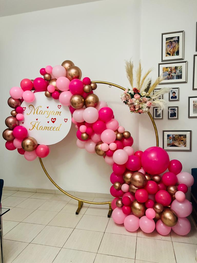 Gold Red Ring Backdrop Decor