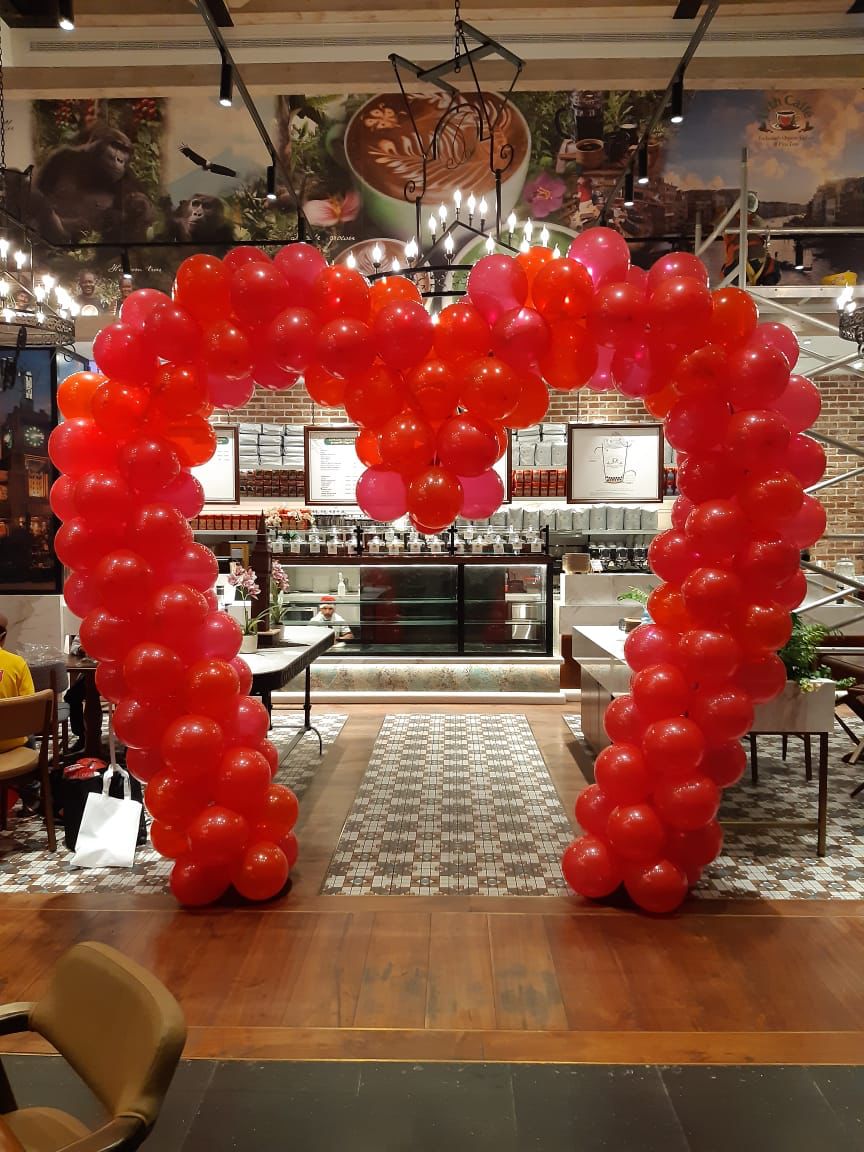 Heart Shape Arch Decor