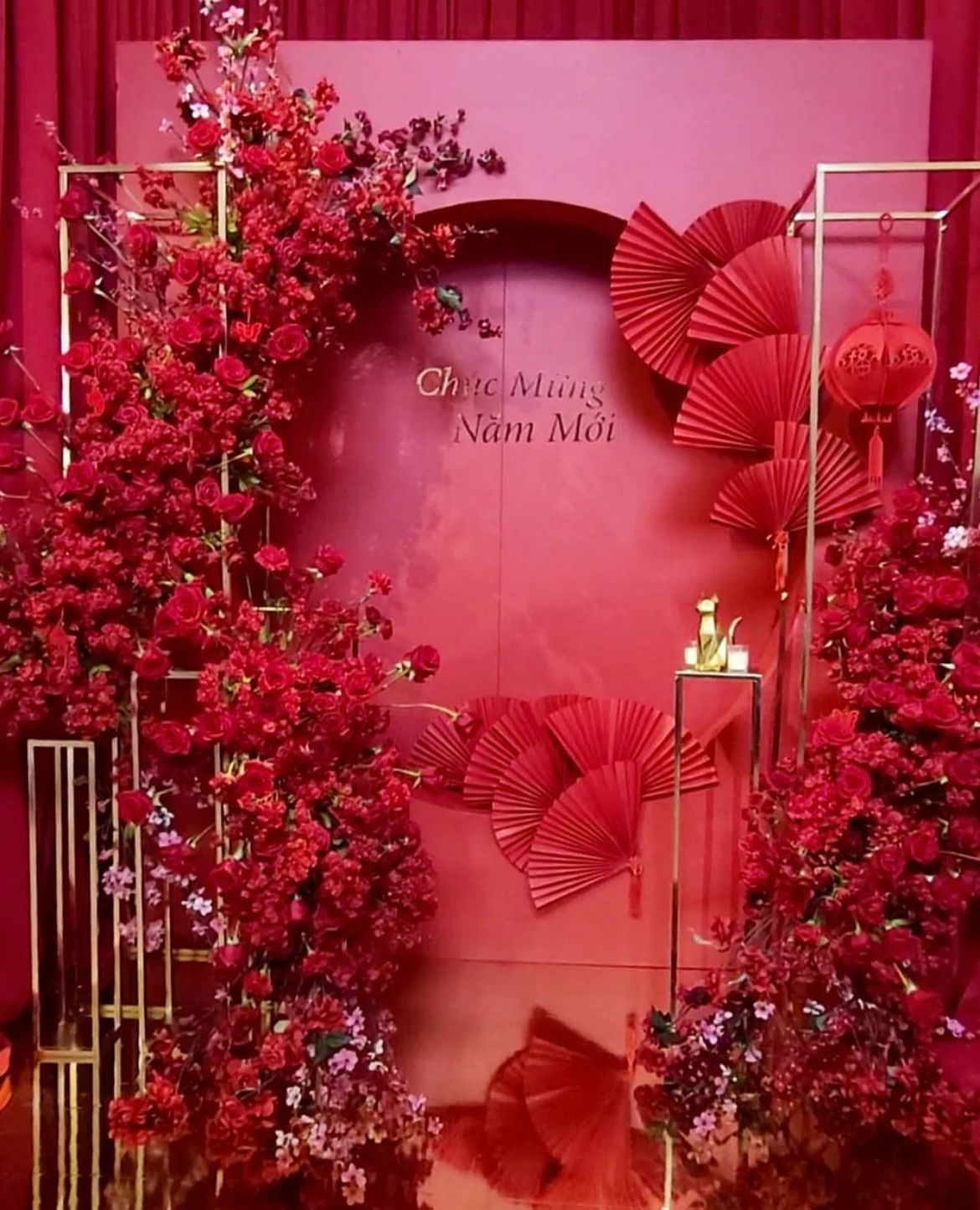 Pink Fan & Flower Theme Decor