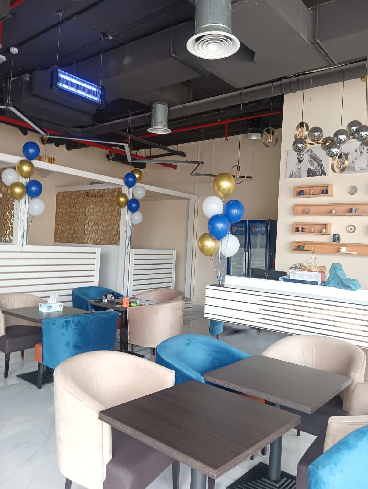 Restaurant Party Decor