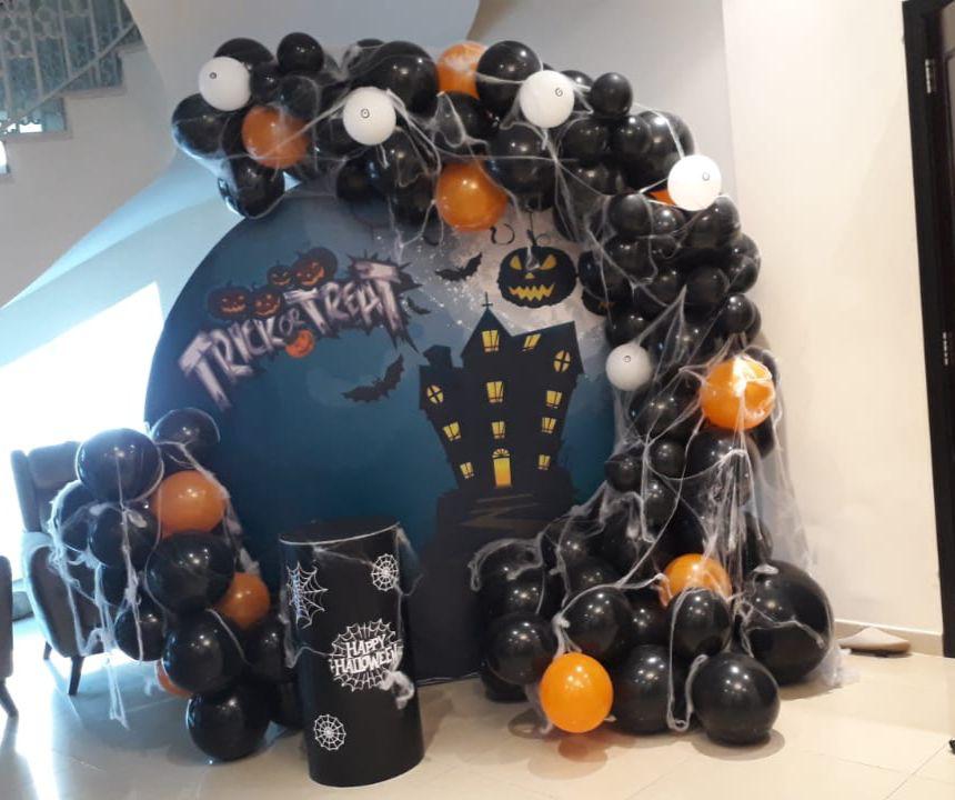 Trick or Treat Backdrop