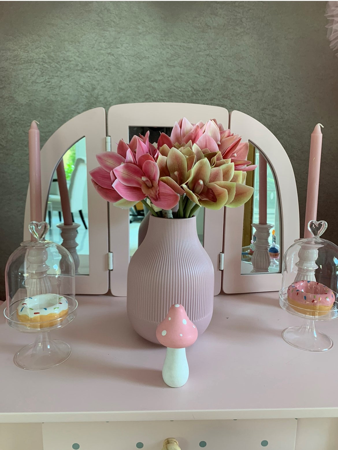 Minnie Mouse Theme Decor